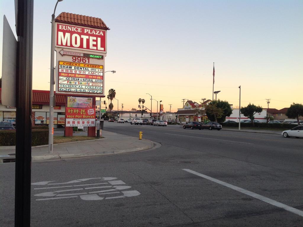Eunice Plaza Motel El Monte Exteriér fotografie